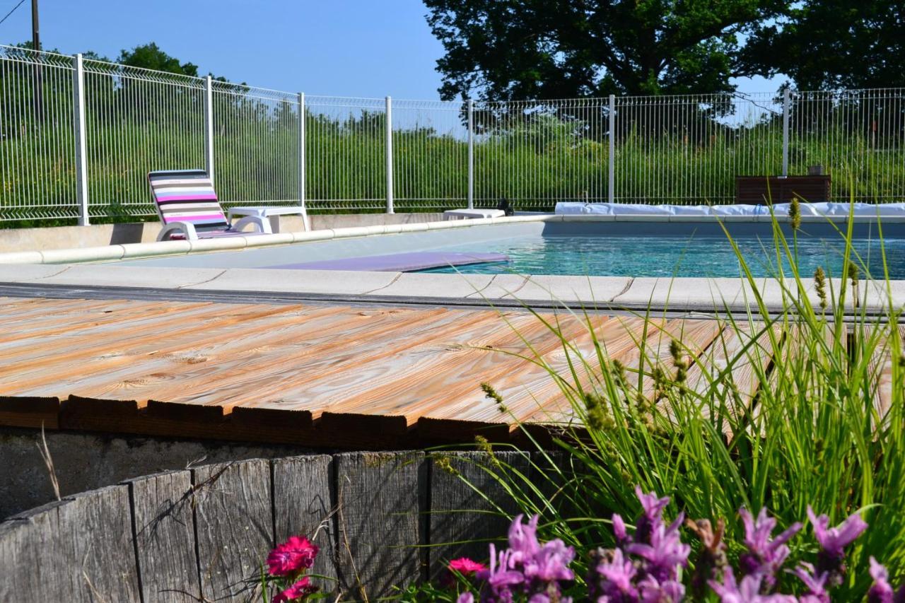 Couanac gîte familial à la campagne avec piscine Cayriech Esterno foto